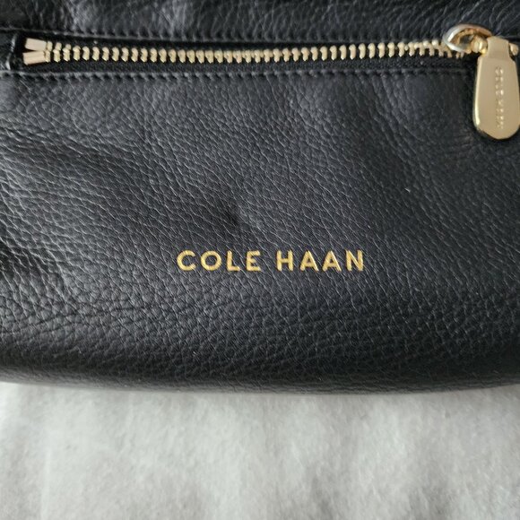 NEW COLEHAAN ESSENTIAL BLACK GRAIN LEATHER POUCH - Picture 6 of 6